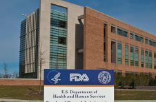 FDA播出：机构将冠状病毒放在播客的首位和中心位置
