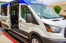 Uber通过其首个SaaS合作关系推动按需公共交通