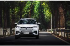 续航冠军CS55纯电版登陆北京车展 900+km能绕五环几圈？