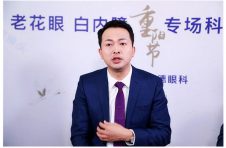 重阳健康尽孝“心”选择 北京华德丁振强帮助父亲实现视力“致青春”
